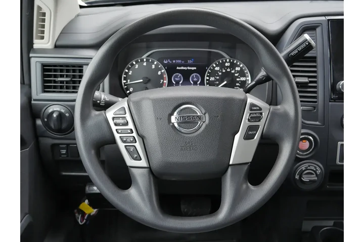 $28986 : Nissan Titan 2021 4x4 S 4dr image 6