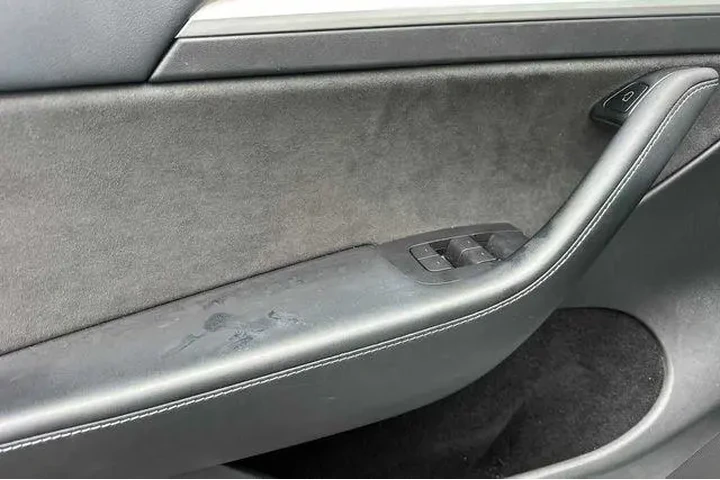 $28914 : Tesla Model Y 2023 AWD 4dr C image 10