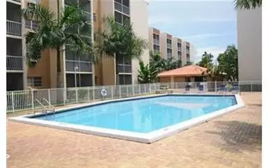 $2100 : Hialeah Miami image 2