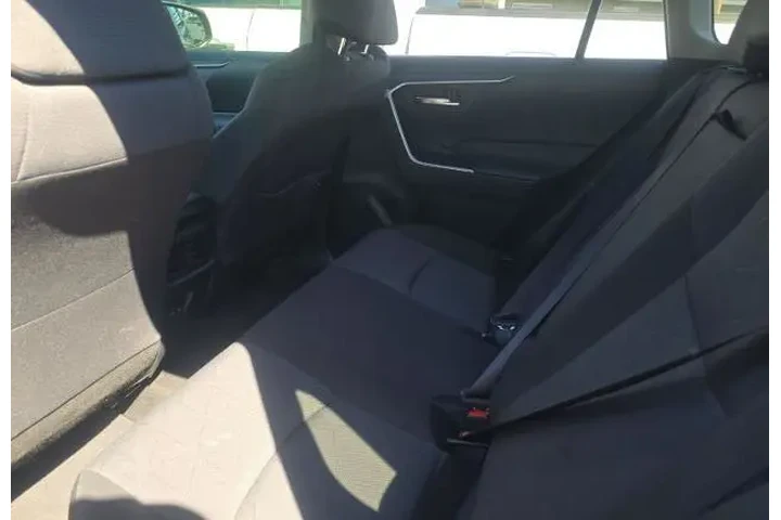 $22400 : Toyota RAV4 2019 XLE 4dr SUV image 5