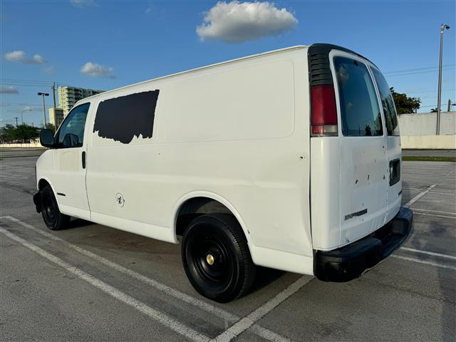 $4900 : Chevrolet Express 2001 image 4