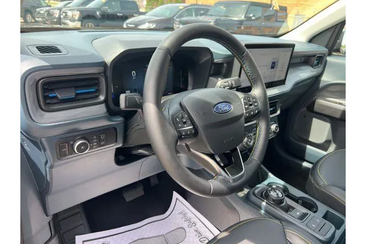 $38510 : Ford Maverick 2025 AWD Lobo image 7