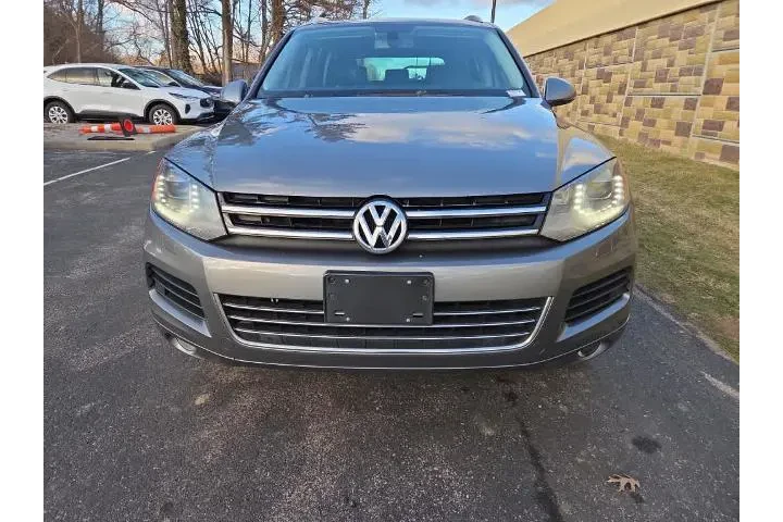 $7800 : Volkswagen Touareg 2012 AWD image 4