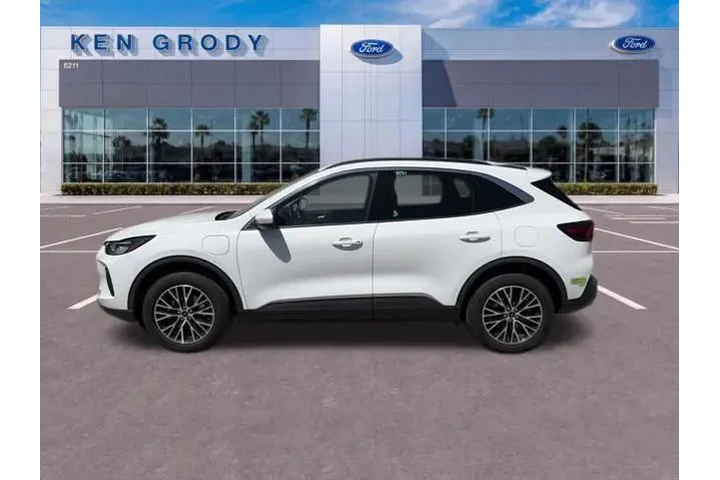 $25033 : Ford Escape Plug-In Hybrid 2 image 9