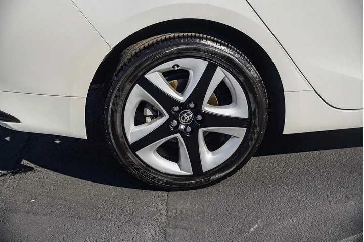 $14945 : Toyota Prius 2016 Four Touri image 9