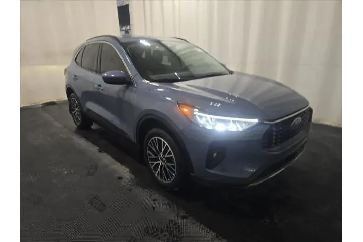 $25493 : Ford Escape Plug-In Hybrid 2 image 3