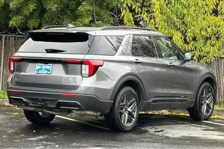 $39447 : Ford Explorer 2025 AWD ST-Li image 3