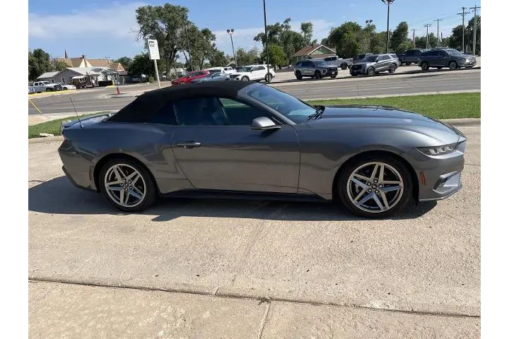 $36000 : Ford Mustang 2024 EcoBoost P image 5
