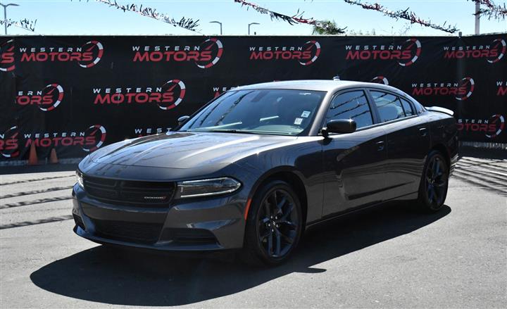 $25988 : Charger SXT image 3