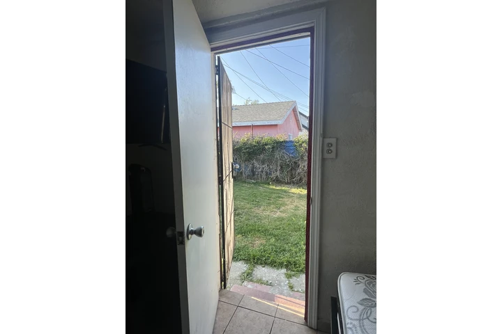 $700 : Cuarto pequeño image 4