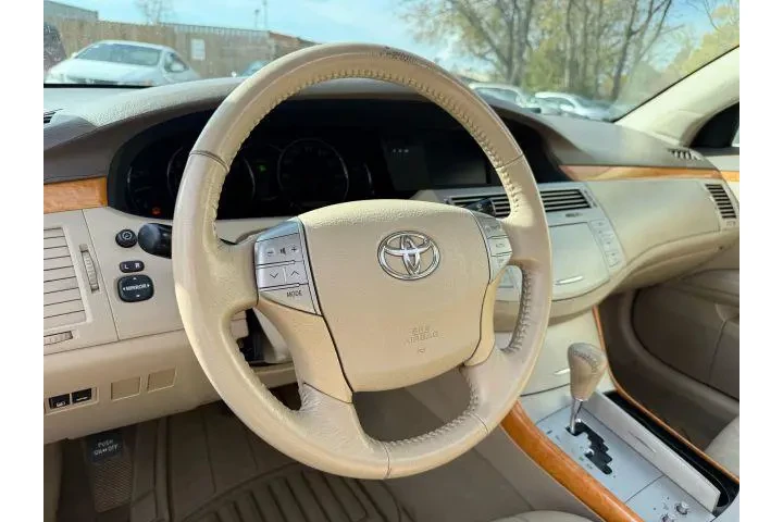 $5599 : Toyota Avalon 2006 XL 4dr Se image 6