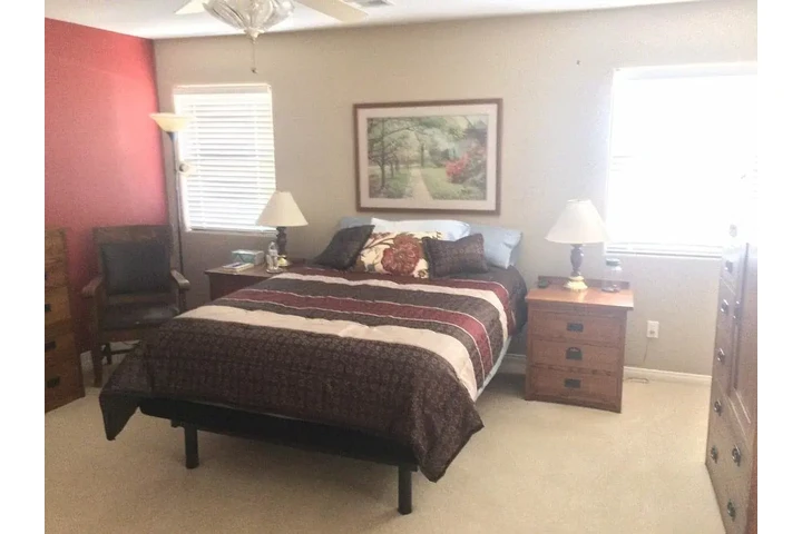 $1300 : 9810 Portland Rose Ave, Bakers image 8