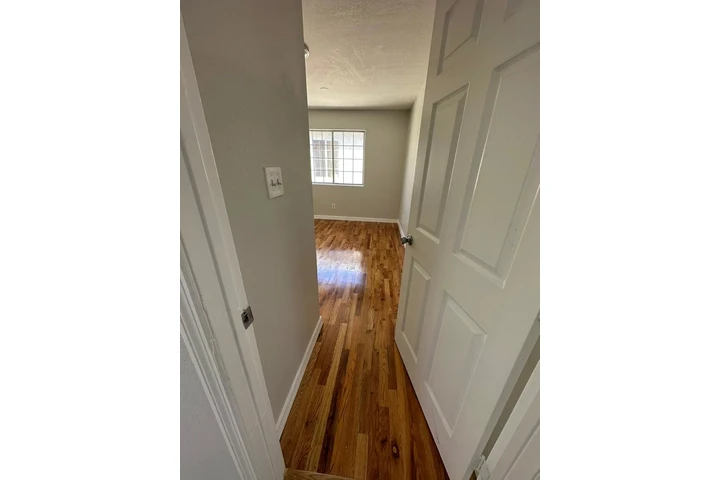 $1100 : RENTO HABITACIÓN PAREJA image 4