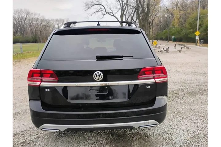 $12497 : 2018 Atlas V6 SE image 6