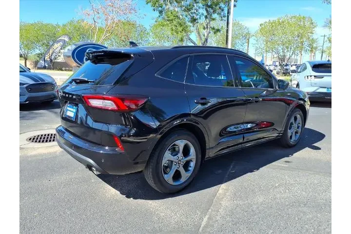 $24654 : Ford Escape 2024 ST-Line 4dr image 4