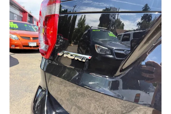 2016 Explorer Sport image 9