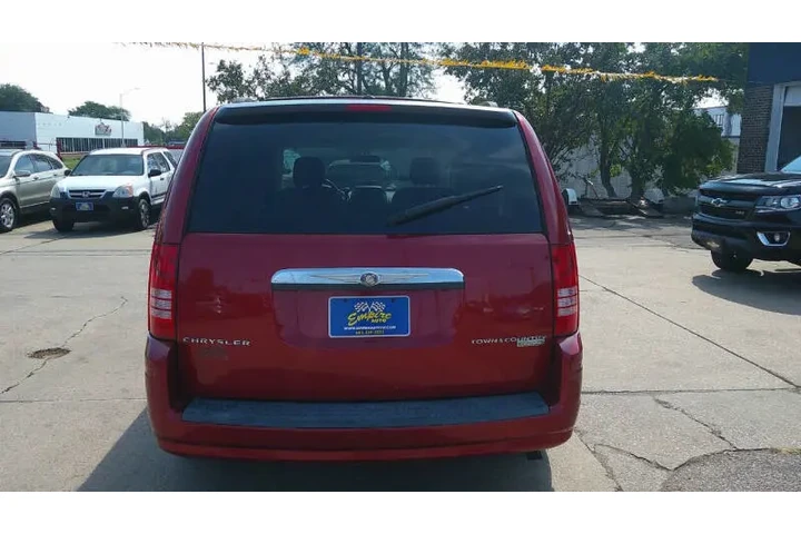 $3999 : 2009 Town and Country Touring image 9