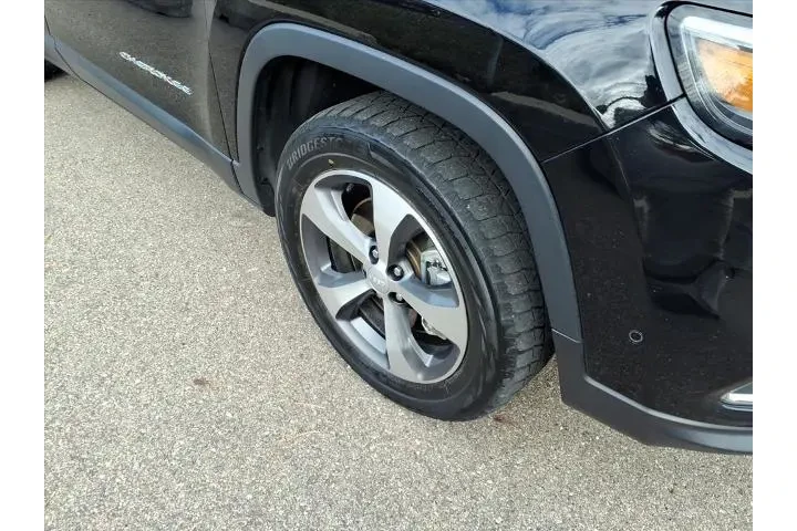 $19980 : Jeep Cherokee 2021 4x4 Limit image 5