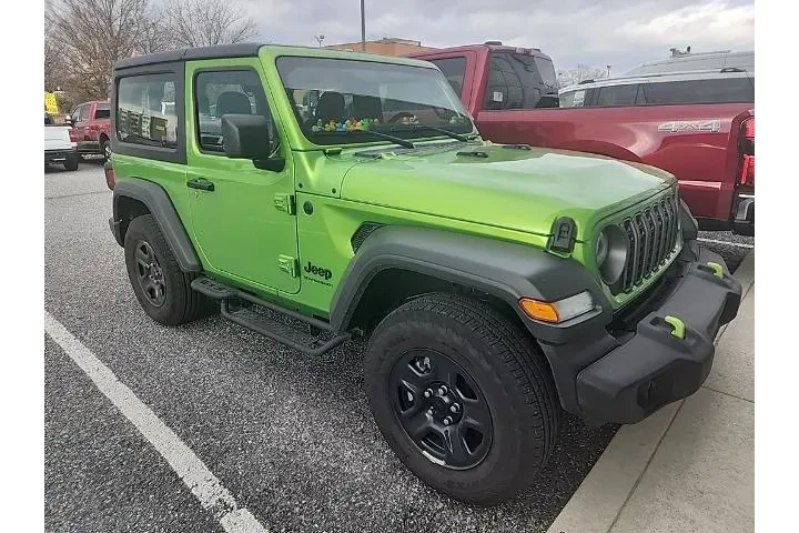 $32500 : Jeep Wrangler 2025 4x4 Sport image 2