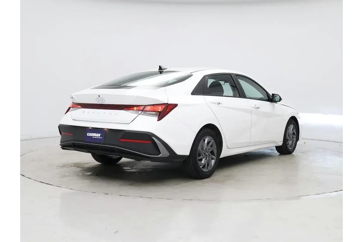 $20998 : Hyundai ELANTRA 2024 SEL 4dr image 8