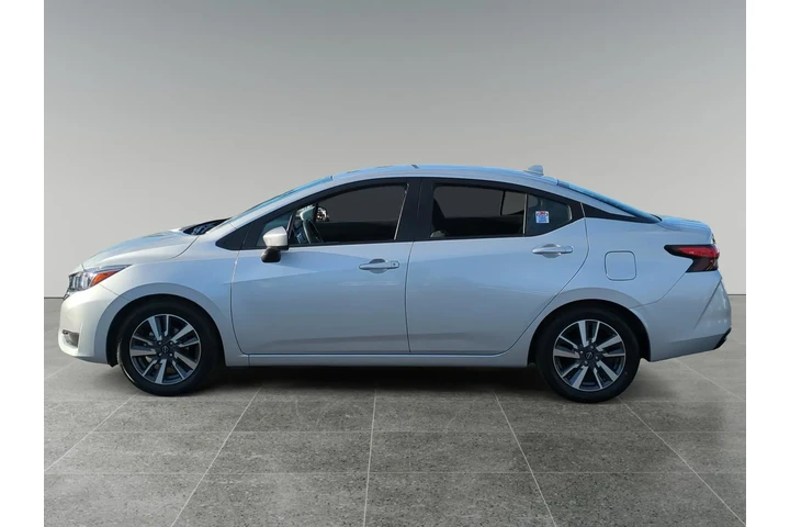 $19950 : Nissan Versa 2023 SV 4dr Sed image 2