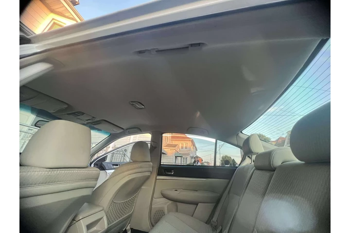 $4000 : Subaru Legacy 2.5 2011 image 5