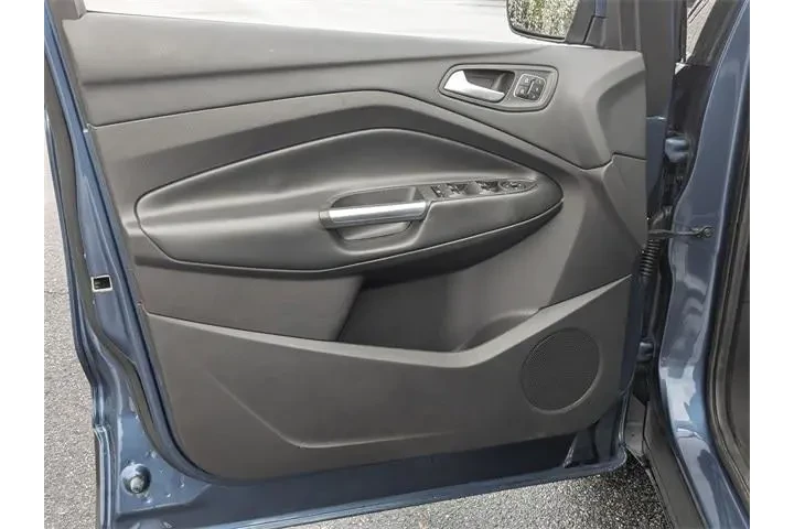 $13992 : Ford Escape 2018 Titanium 4d image 9