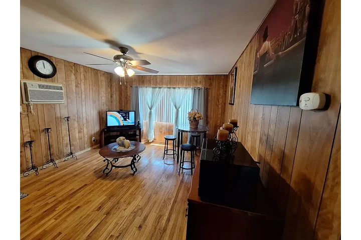 $1800 : Acogedora Guest House-Reseda image 4