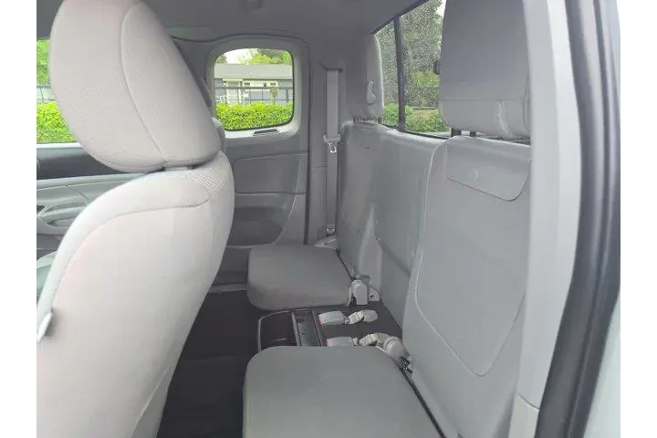 $15995 : Toyota Tacoma 2013 4x2 Base image 8