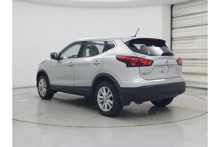 $15998 : Nissan Rogue Sport 2018 S 4d image 2