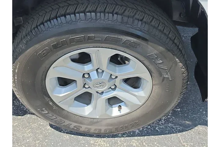 $39990 : Toyota 4Runner 2023 4x4 SR5 image 6