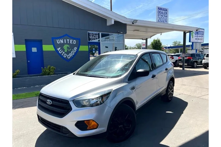 2019 Escape S FWD image 1
