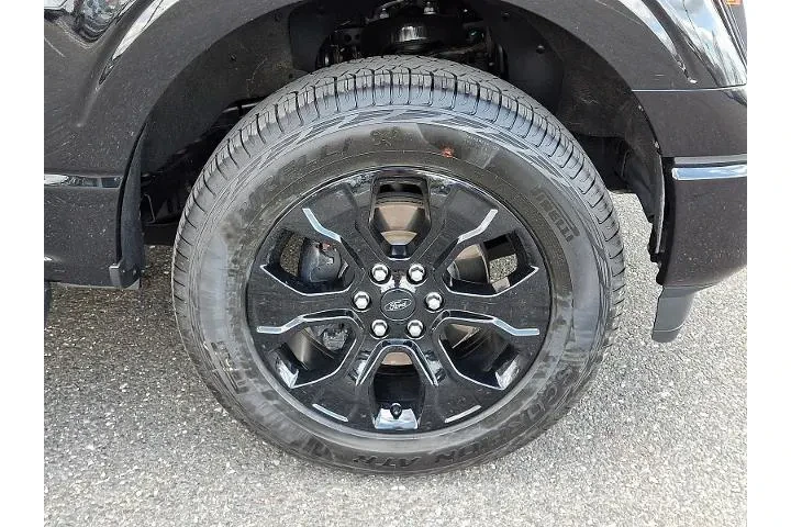 $37997 : Ford F-150 2022 4x4 XL 4dr S image 8