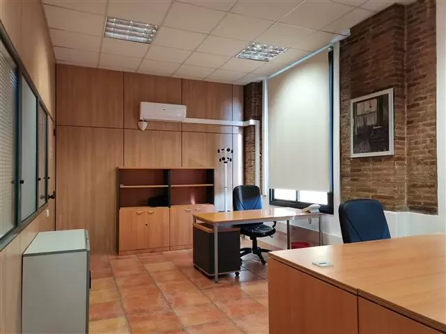 $705 : Furnished office Cornellà image 1