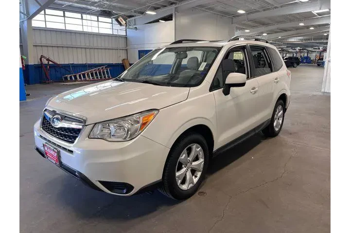 $14940 : Subaru Forester 2015 AWD 2.5 image 7