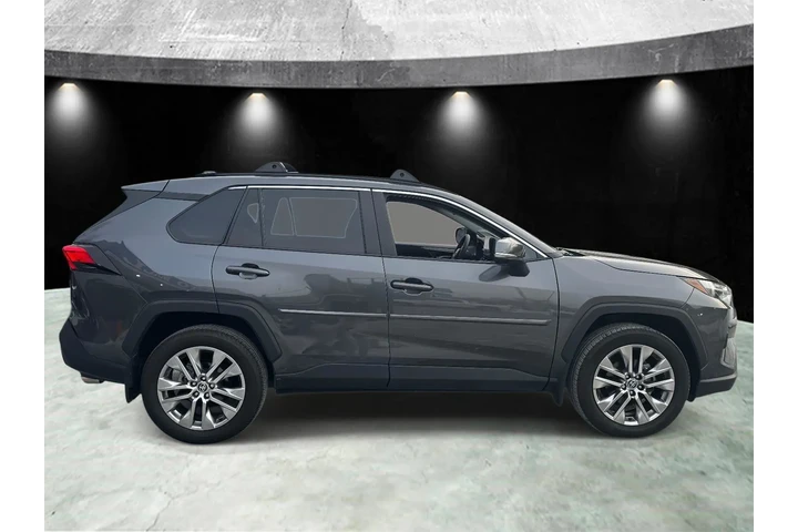 $30985 : Toyota RAV4 2023 AWD XLE Pre image 6