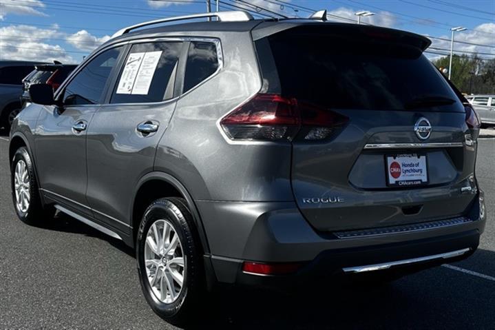 $16897 : PRE-OWNED 2019 NISSAN ROGUE S image 3