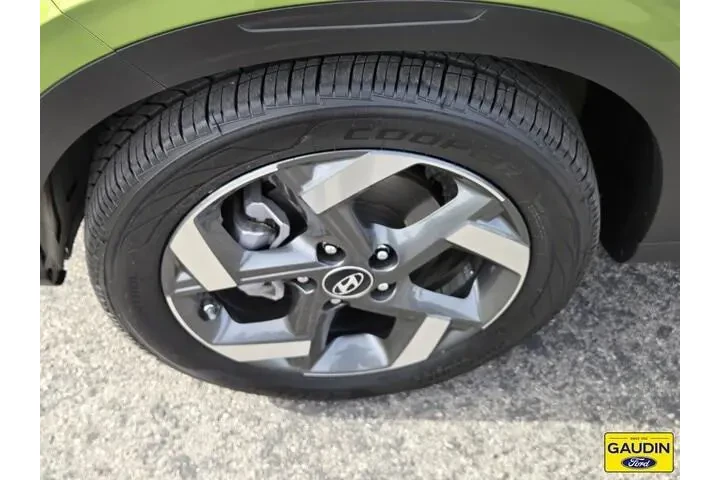 $19888 : Hyundai VENUE 2024 SEL 4dr C image 10