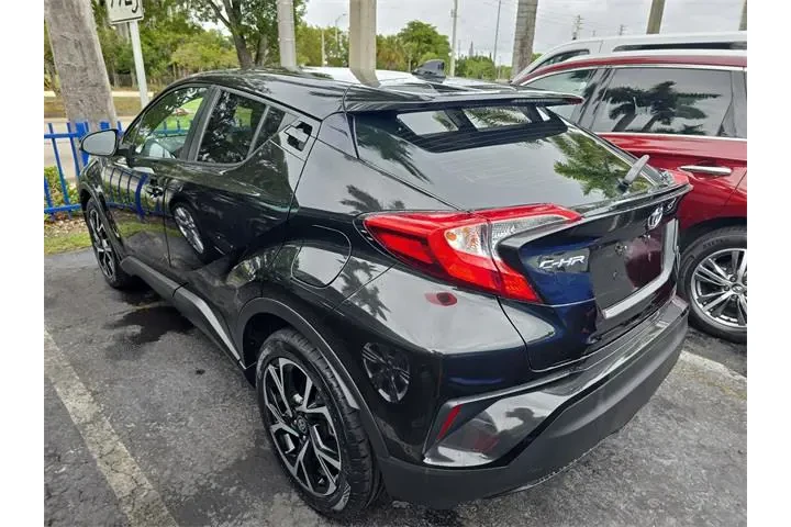 $13590 : Toyota C-HR 2021 XLE 4dr Cro image 4