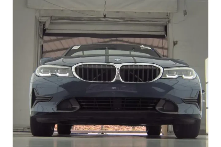 $23490 : BMW 3 Series 2022 330i 4dr S image 3