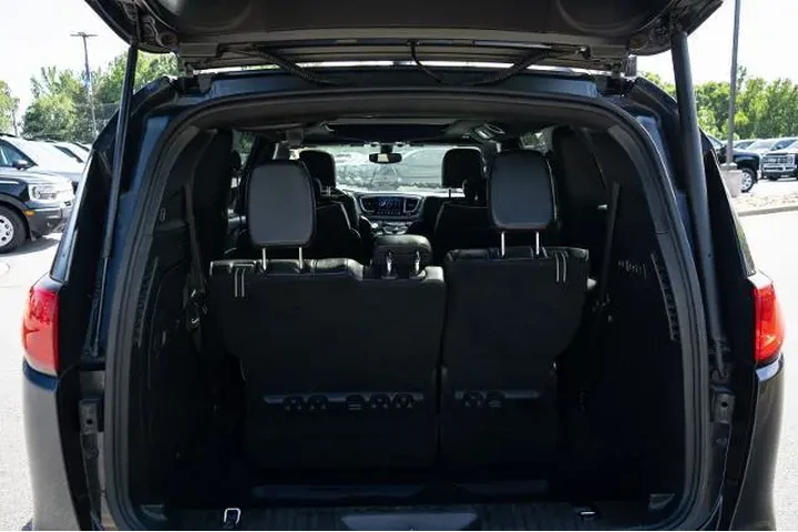 $13888 : Chrysler Pacifica 2019 Limit image 9