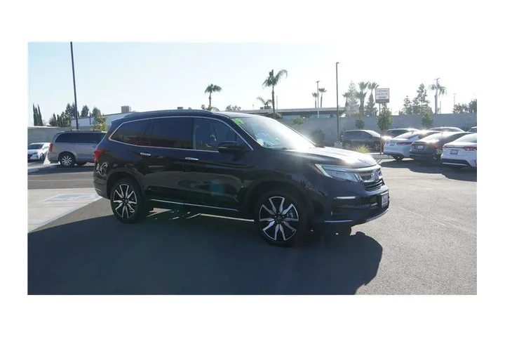 $24984 : 2019 Pilot Touring 8-Passenger image 3