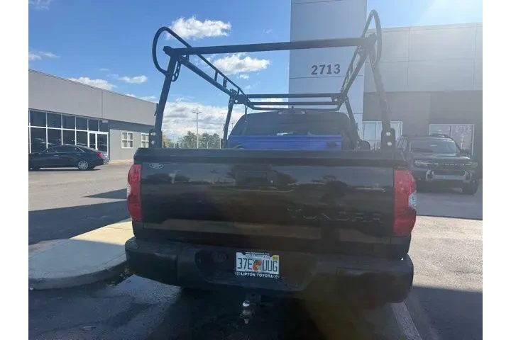 $30163 : Toyota Tundra 2021 4x2 SR5 4 image 8