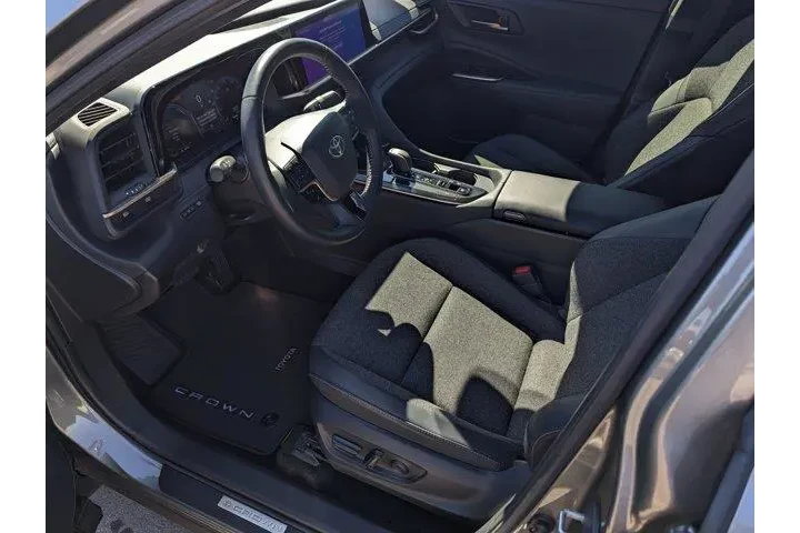 $34999 : Toyota Crown 2024 AWD XLE 4d image 9