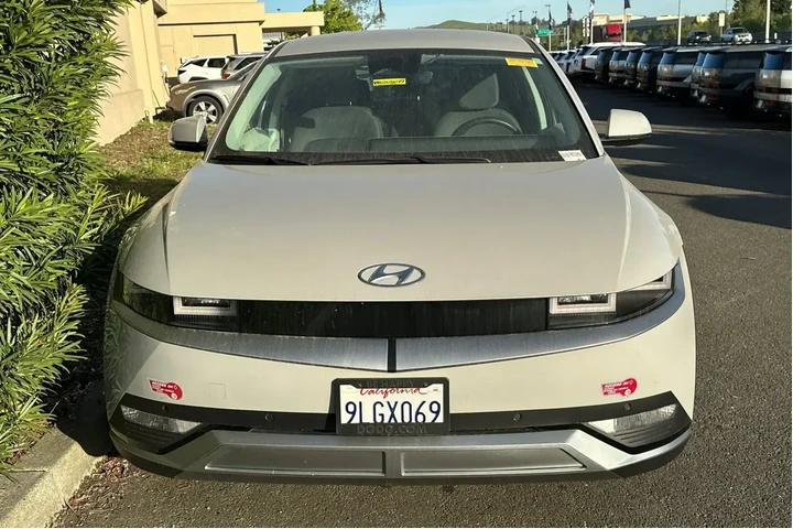 $25990 : Hyundai IONIQ 5 2024 SEL 4dr image 3