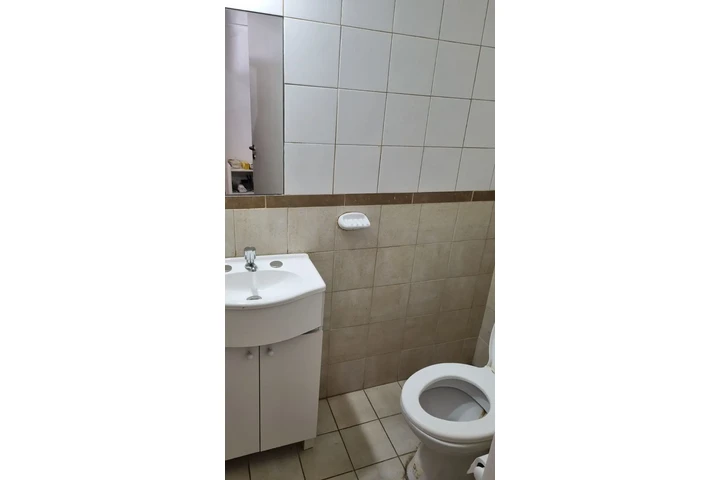 Se vende salón de estética image 6