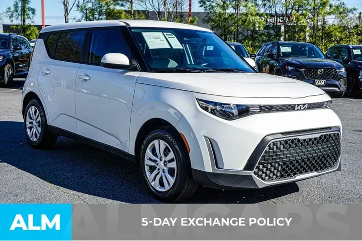 $17920 : Kia Soul 2025 LX 4dr Crossov image 3