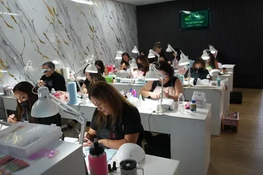 Curso de Uñas Acrilica en Los Angeles