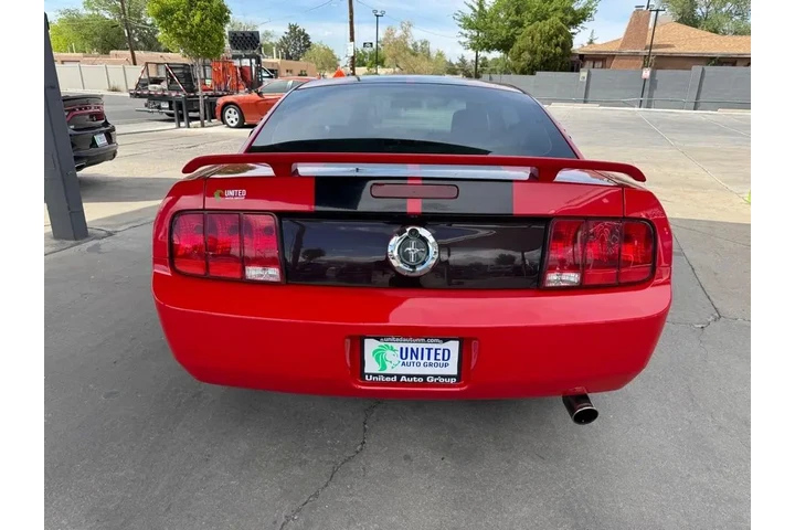 2005 Mustang V6 Deluxe Coupe image 6