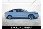 $21202 : Honda Accord 2024 LX 4dr Sed thumbnail